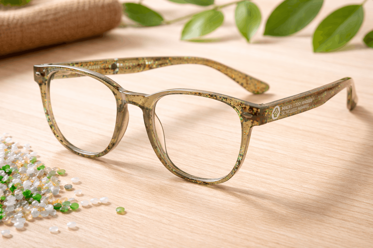 Detalle de unas gafas fabricadas con materiales ecológicos y reciclados
